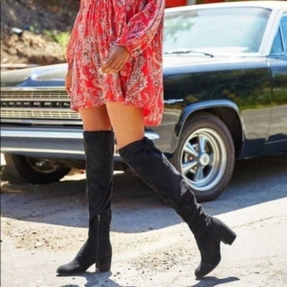 UNISA Dedrii Black Faux Suede Over The Knee Heeled Boots Size 7.5